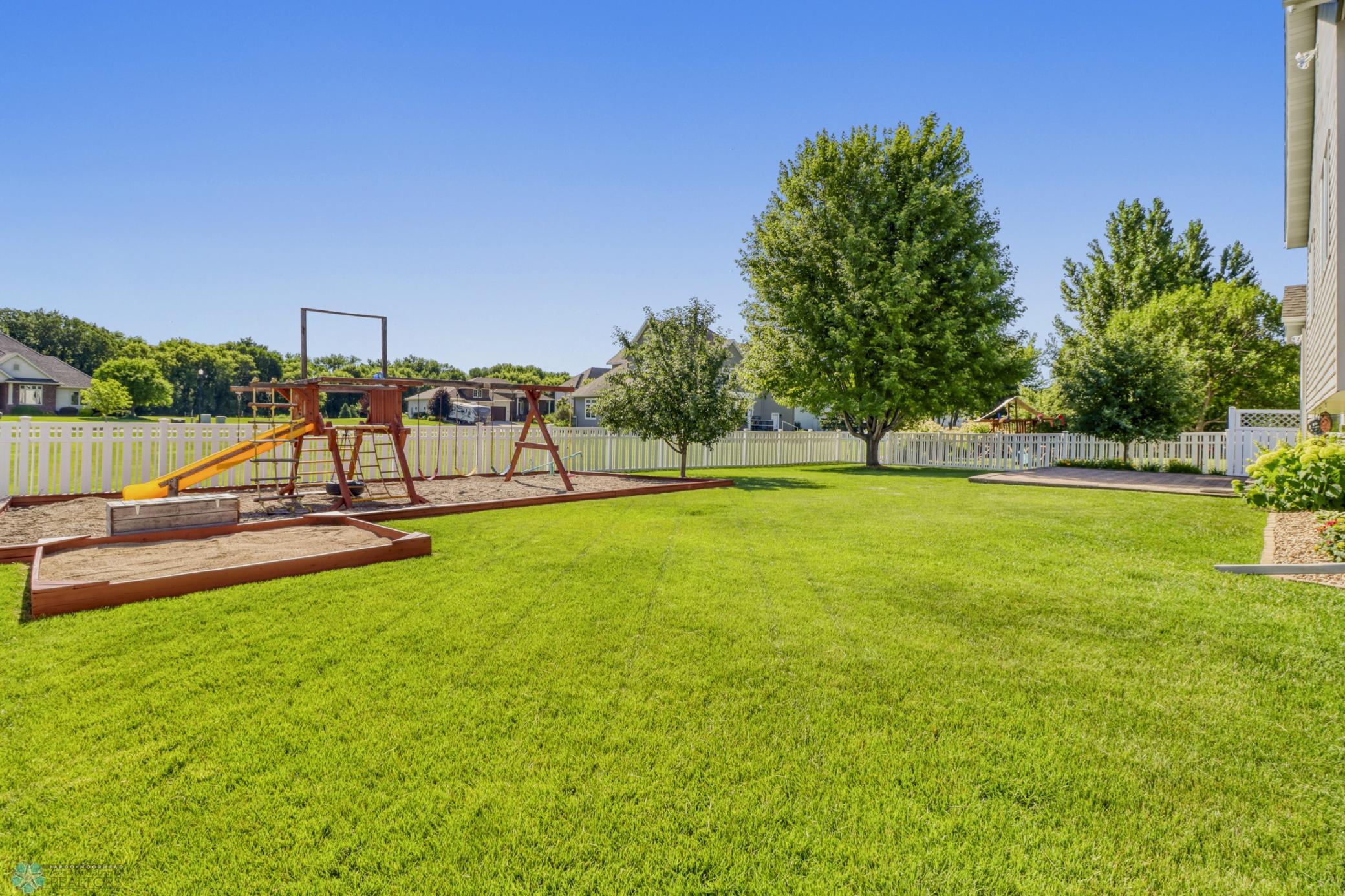 57Backyard1_1.JPG