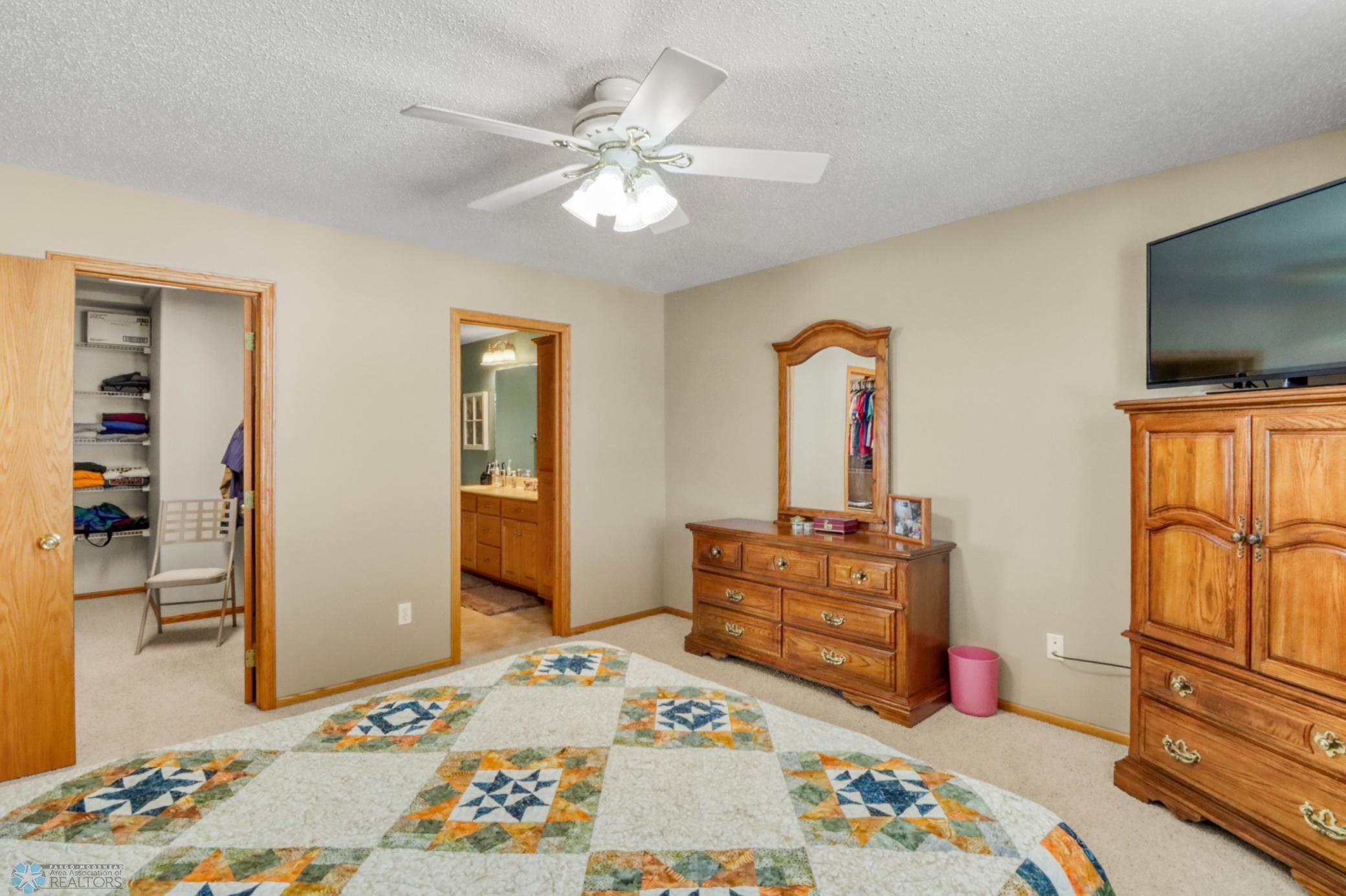 24Primary Bedroom1_3.JPG