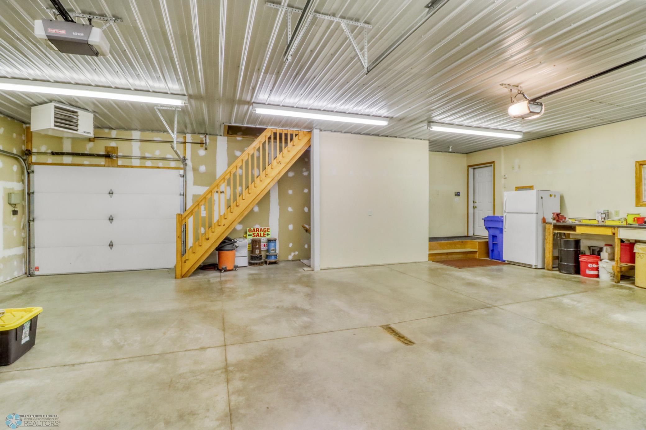 52Garage1_4.JPG