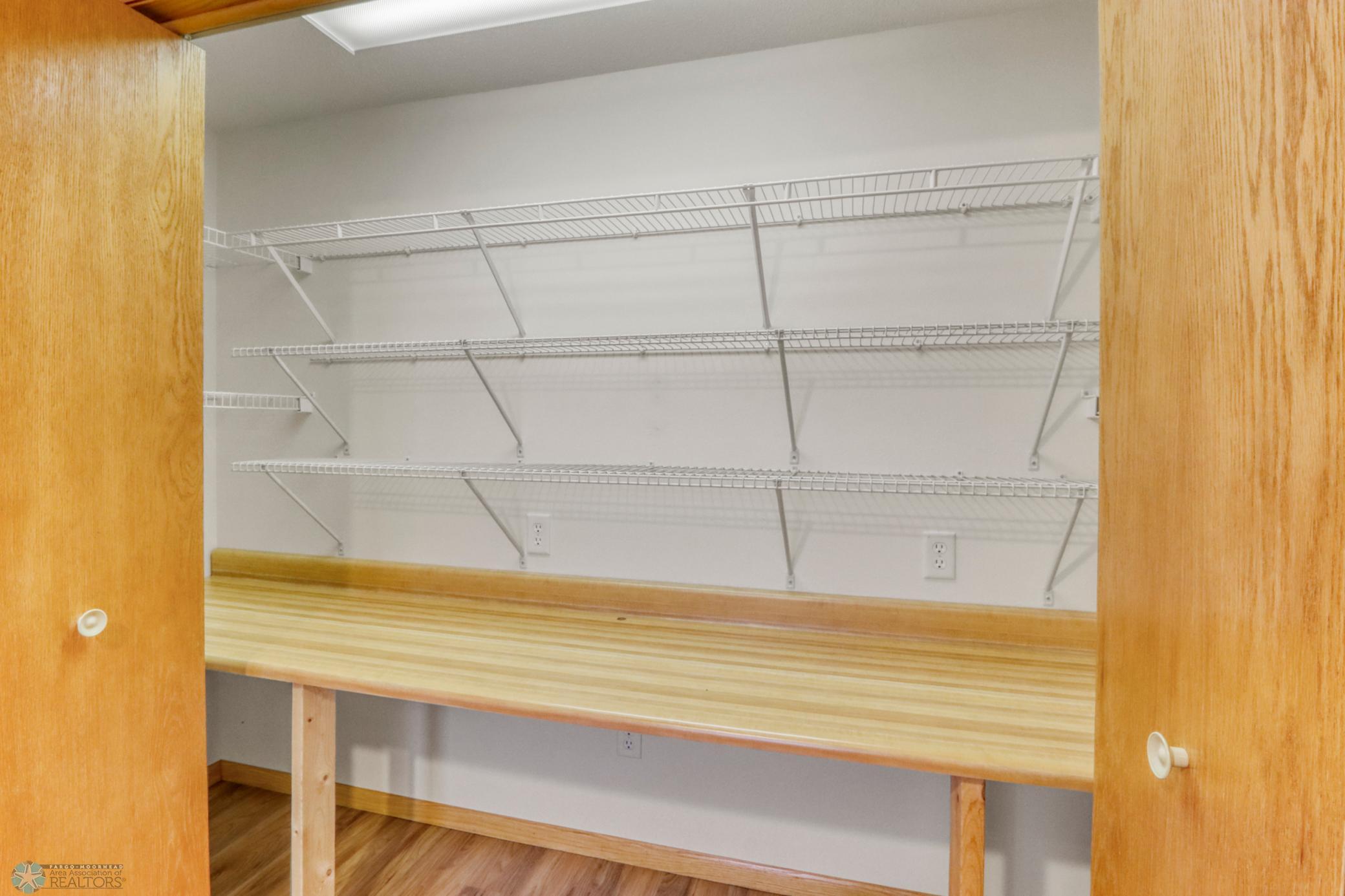 46Lowest Level Bedroom1_closet.JPG