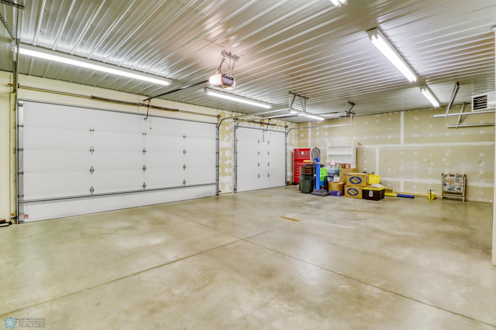 50Garage1_1.JPG