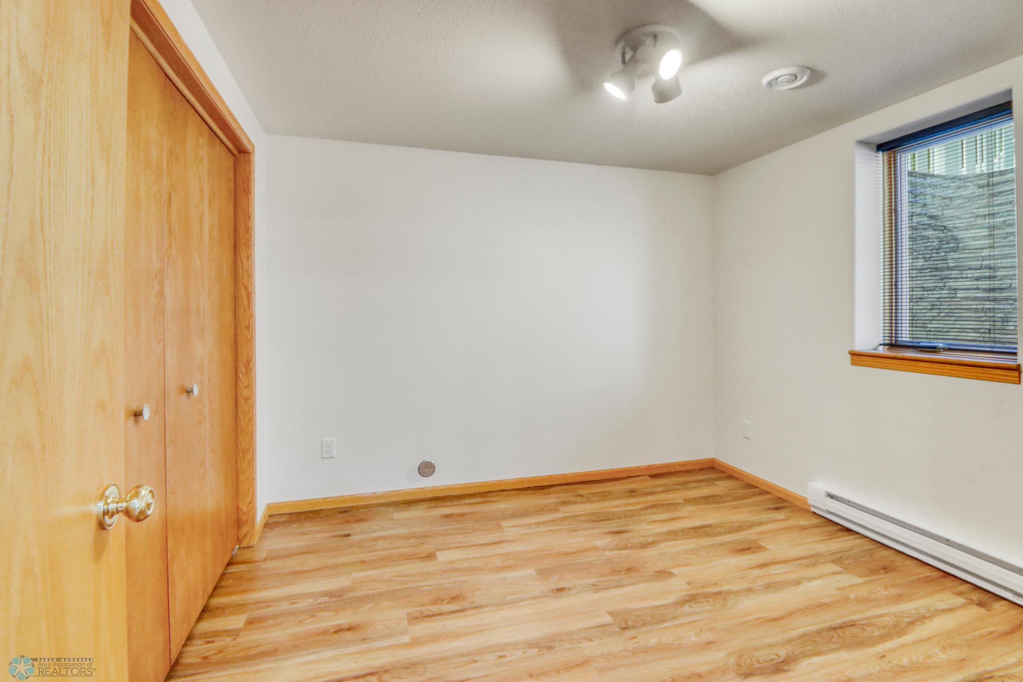 42Lowest Level Bedroom1_1.JPG