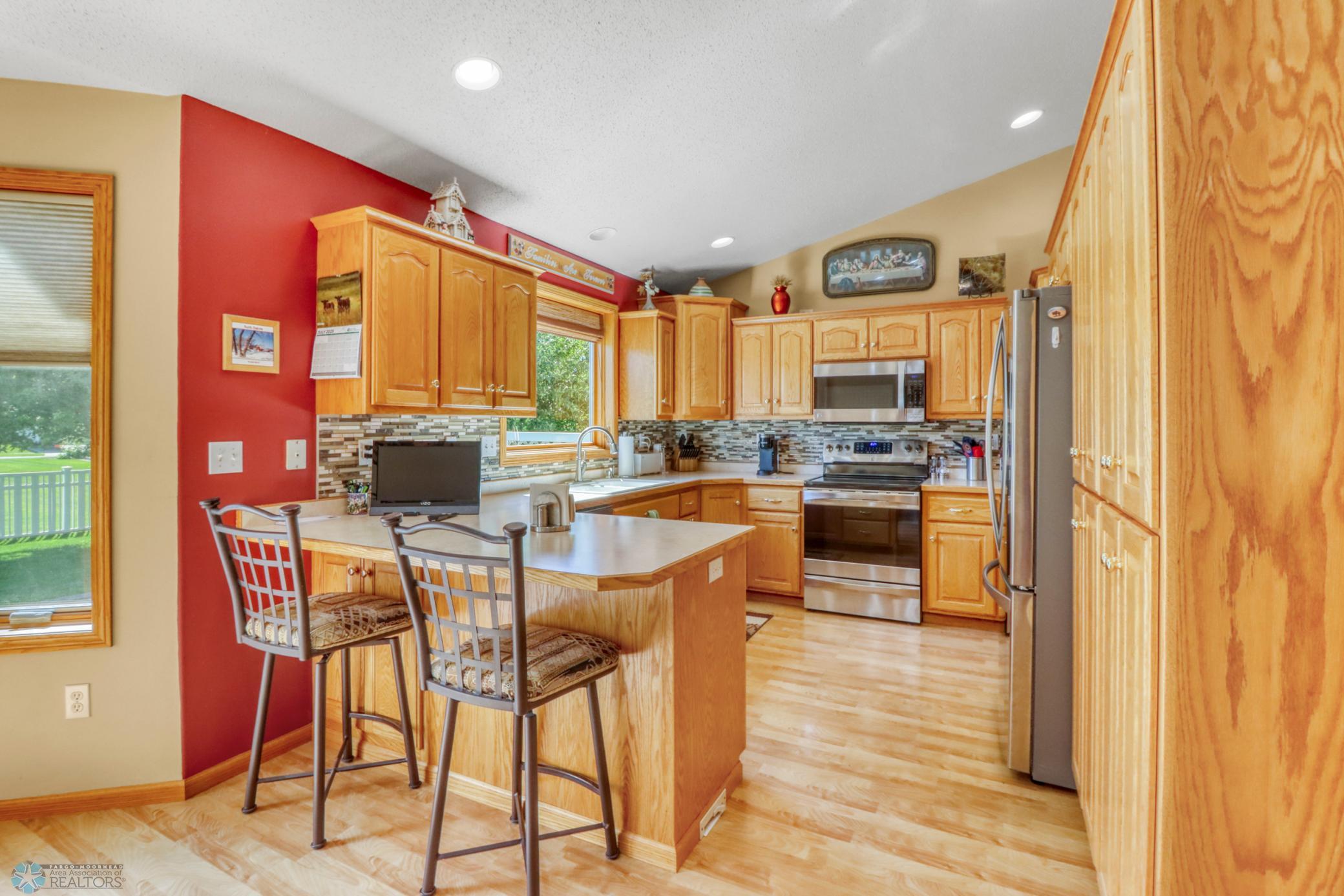 17Kitchen1_2.JPG