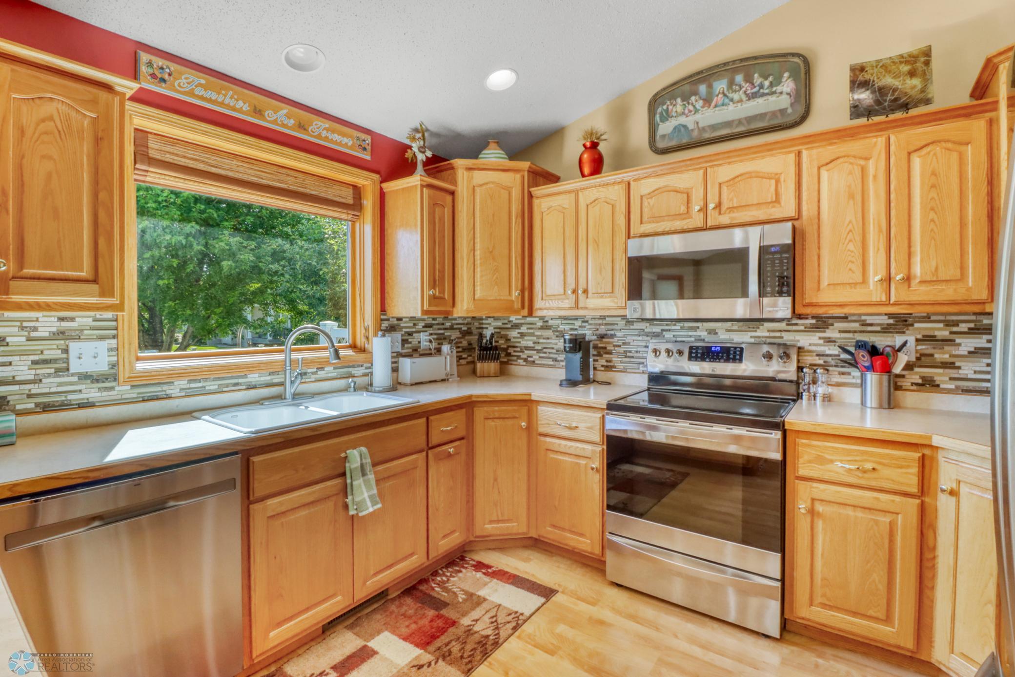 21Kitchen1_6.JPG