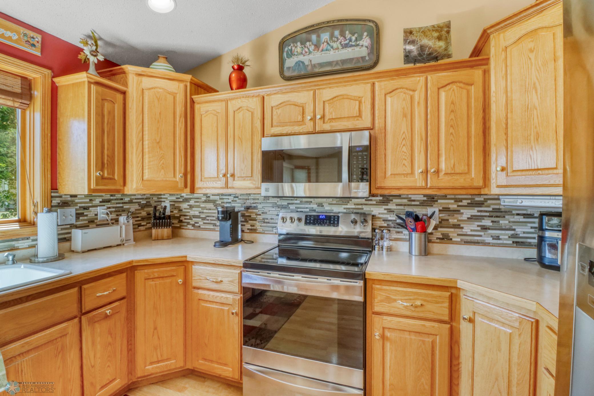 18Kitchen1_3.JPG