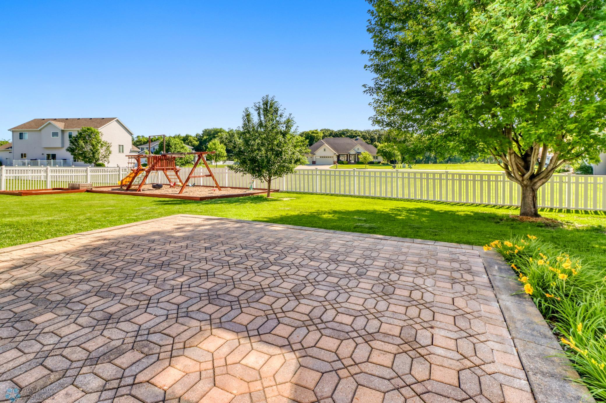58Backyard_Patio1_1.JPG