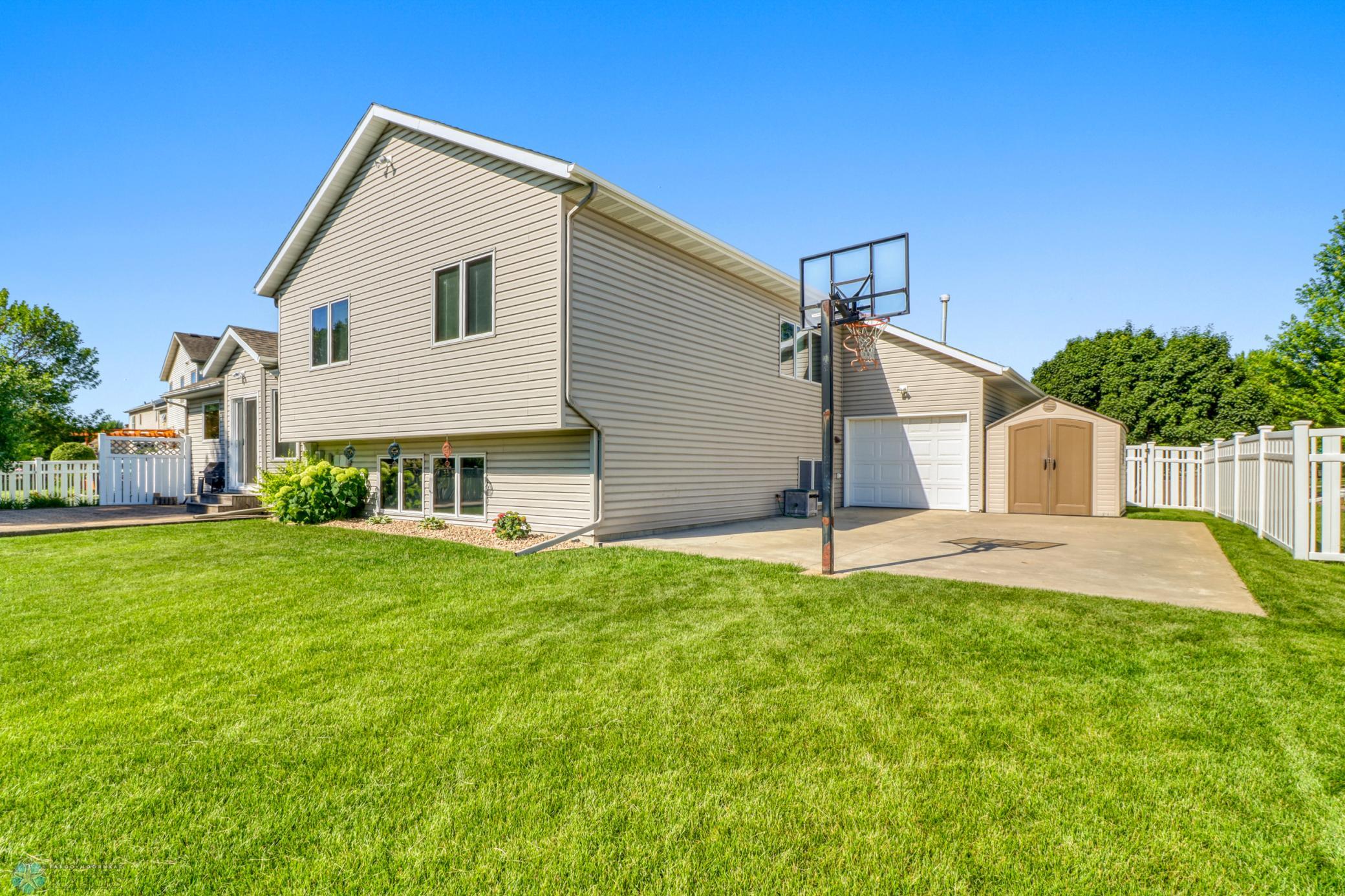 58Backyard1_6.JPG