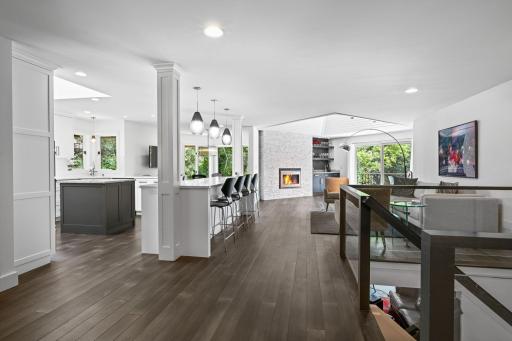 5-web-or-mls-6102 Waterford Ct 005Full.jpg