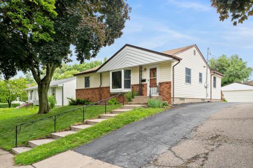 4-web-or-mls-1725 Orange Ave E Exteriors-3.jpg