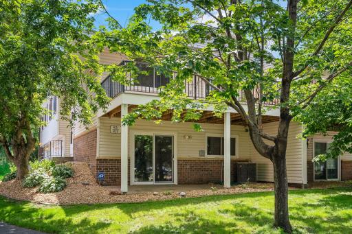 821 Evergreen Circle, Burnsville, MN 55337