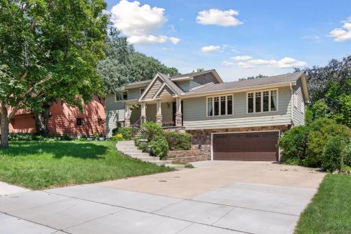 Beautiful Curb Appeal Just Minutes From Parks, Shopping, Restaurants & More...!