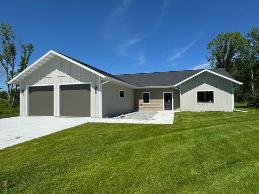 605 Lincoln Street SE, Warroad, MN 56763