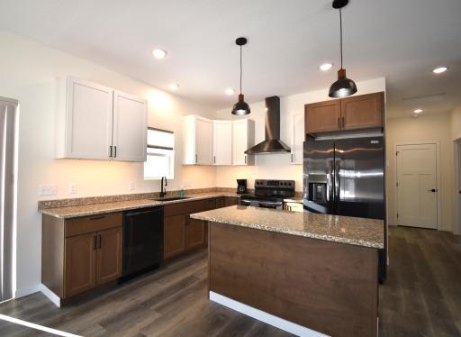 516 Washington Street SE, Warroad, MN 56763