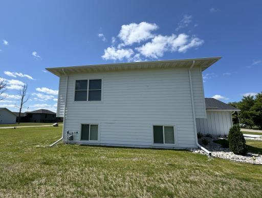 516 Washington Street SE, Warroad, MN 56763