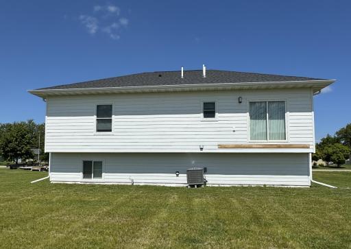 516 Washington Street SE, Warroad, MN 56763