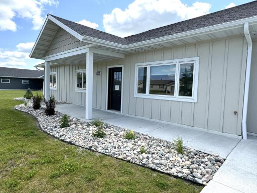 506 Lincoln Street SE, Warroad, MN 56763