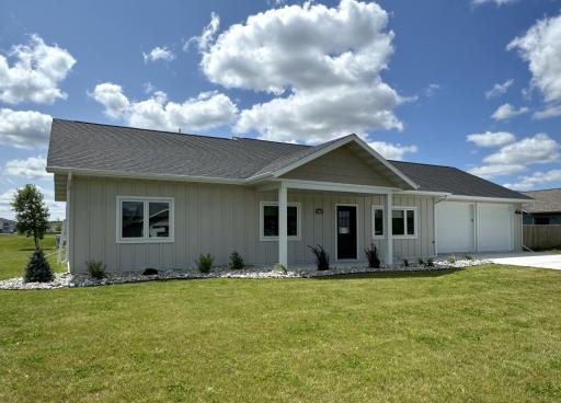 506 Lincoln Street SE, Warroad, MN 56763