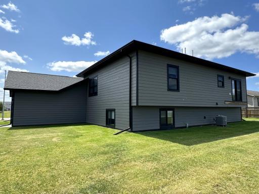 515 Lincoln Street SE, Warroad, MN 56763
