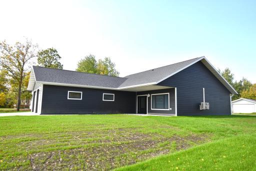 609 Lincoln Street SE, Warroad, MN 56763