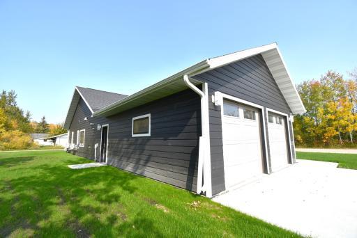 609 Lincoln Street SE, Warroad, MN 56763