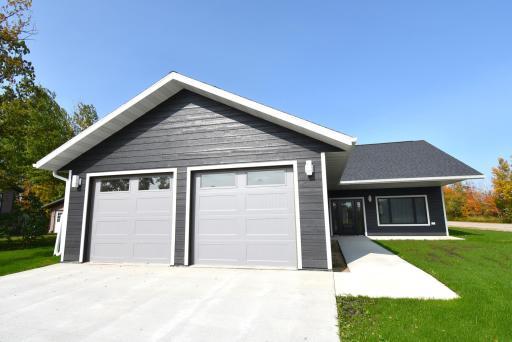 609 Lincoln Street SE, Warroad, MN 56763