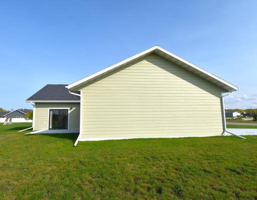 505 Garfield Street SE, Warroad, MN 56763