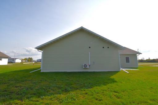 505 Garfield Street SE, Warroad, MN 56763