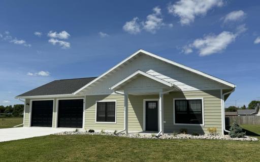 505 Garfield Street SE, Warroad, MN 56763