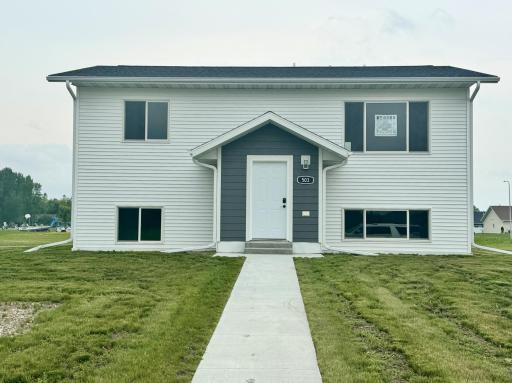 503 McKinley Street SE, Warroad, MN 56763