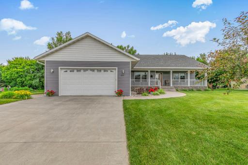 662 Cottonwood Avenue, Litchfield, MN 55355