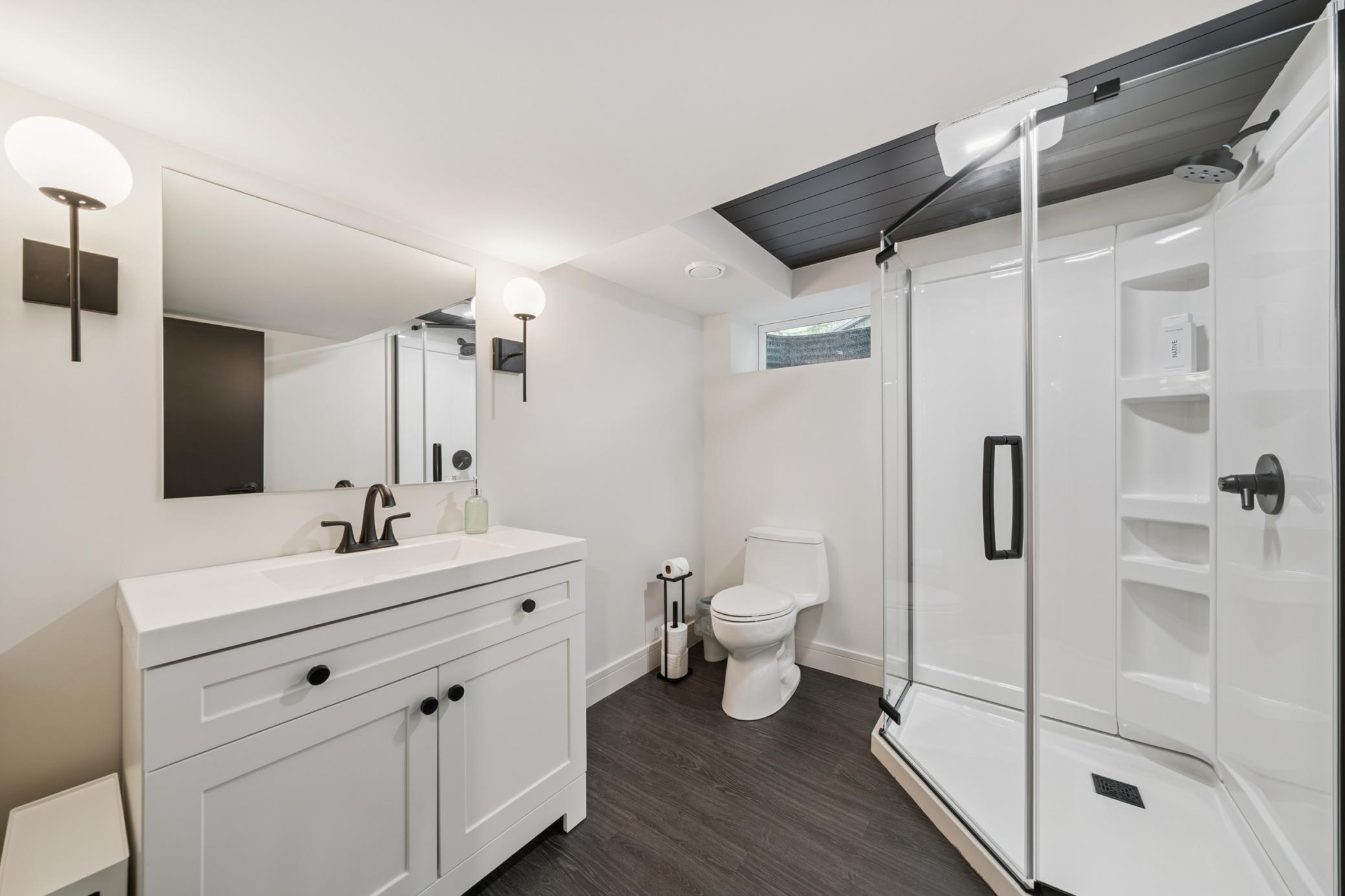 lower level 3/4 bath