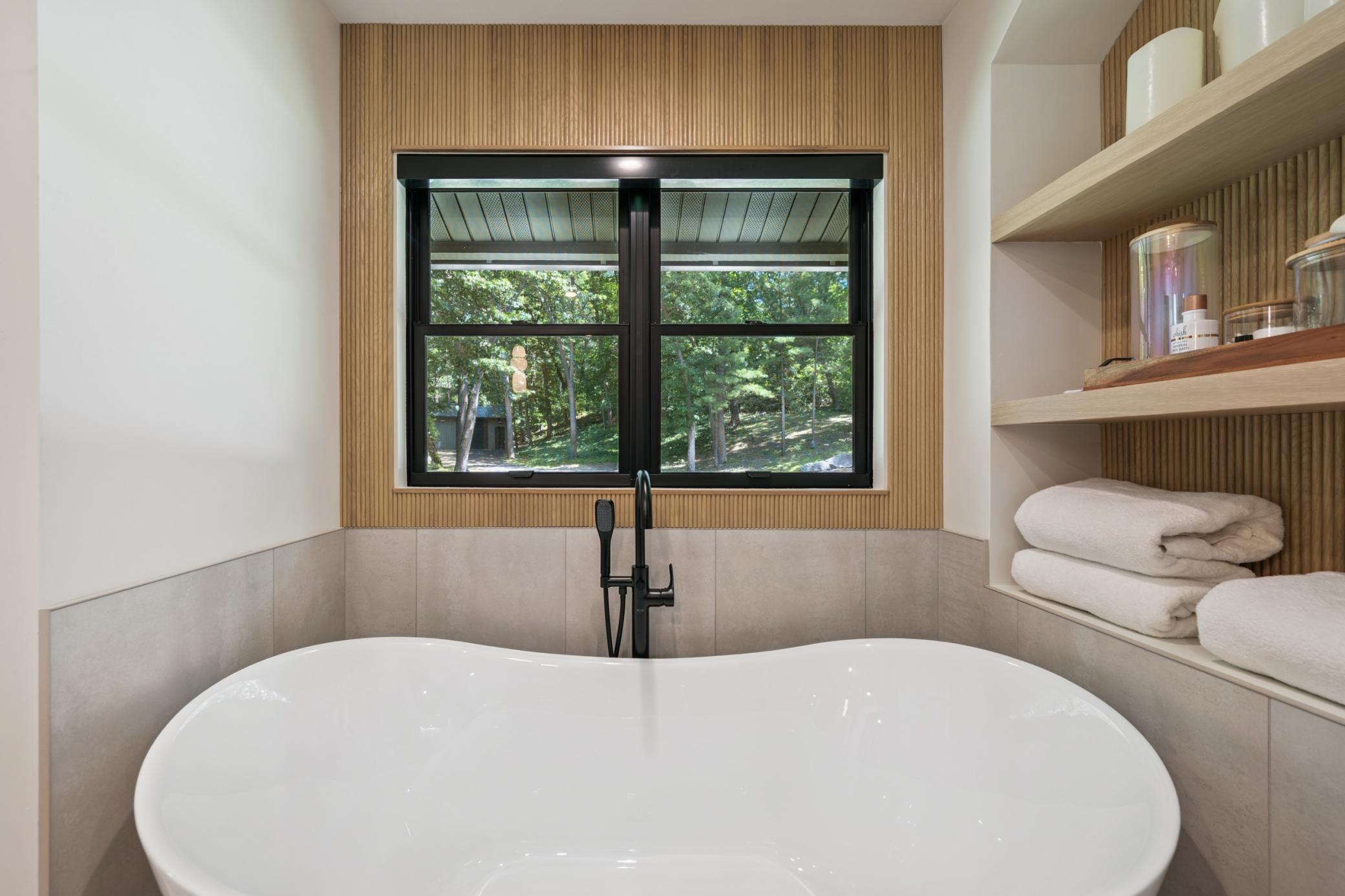 spa soaking tub