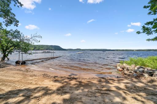 306 Cove Road, Hudson, WI 54016