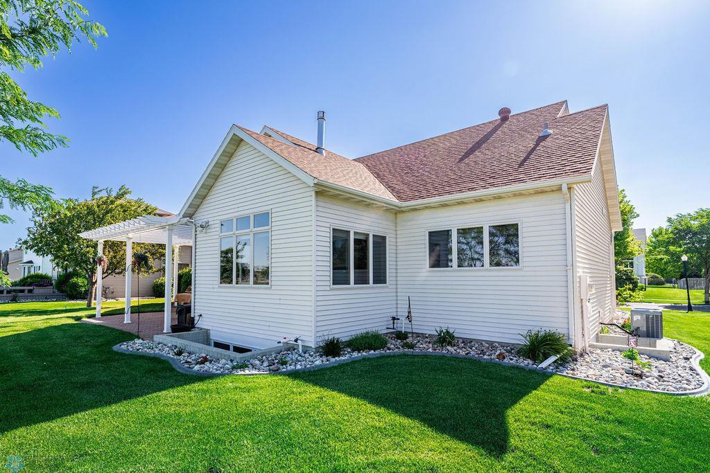 Back of the House w Sunroom Bumpout