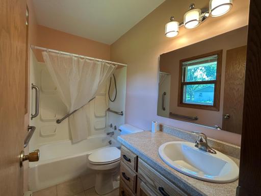 402 6th Street NE, Barnesville, MN 56514