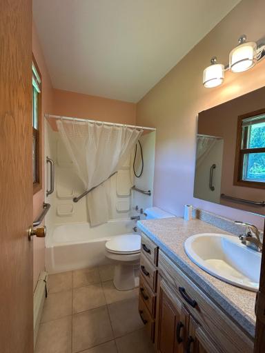 402 6th Street NE, Barnesville, MN 56514