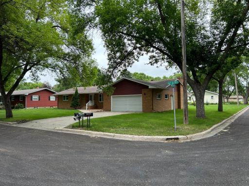 402 6th Street NE, Barnesville, MN 56514