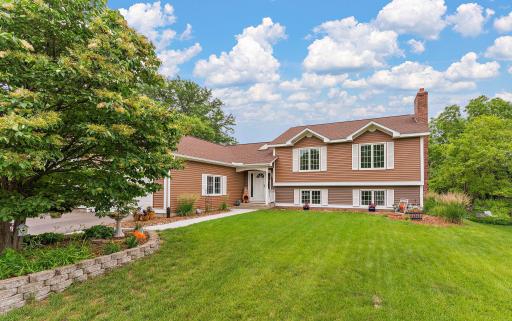 8944 Vincent Circle, Minneapolis, MN 55431
