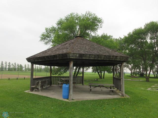 John Nokken Park behind house
