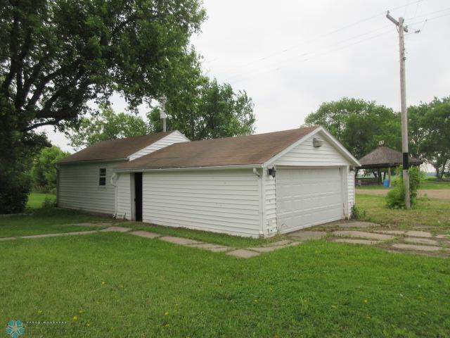 Detached Garage