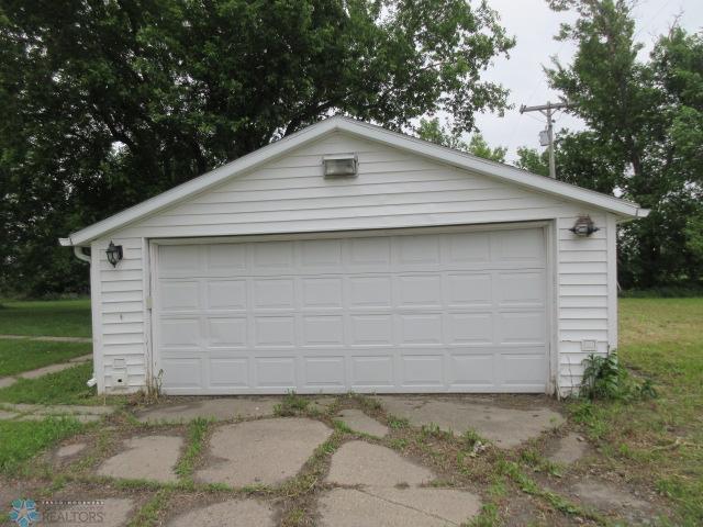 Detached Garage