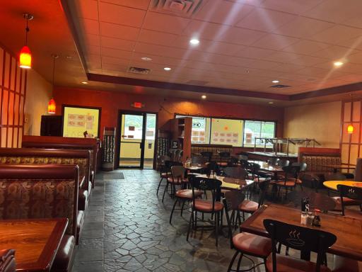 1035 Highway 96 W, Saint Paul, MN 55126