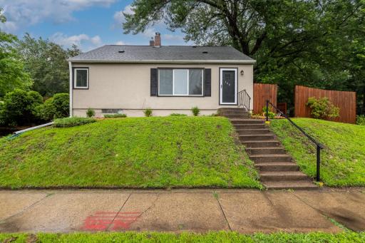 188 Cleveland Avenue S, Saint Paul, MN 55105