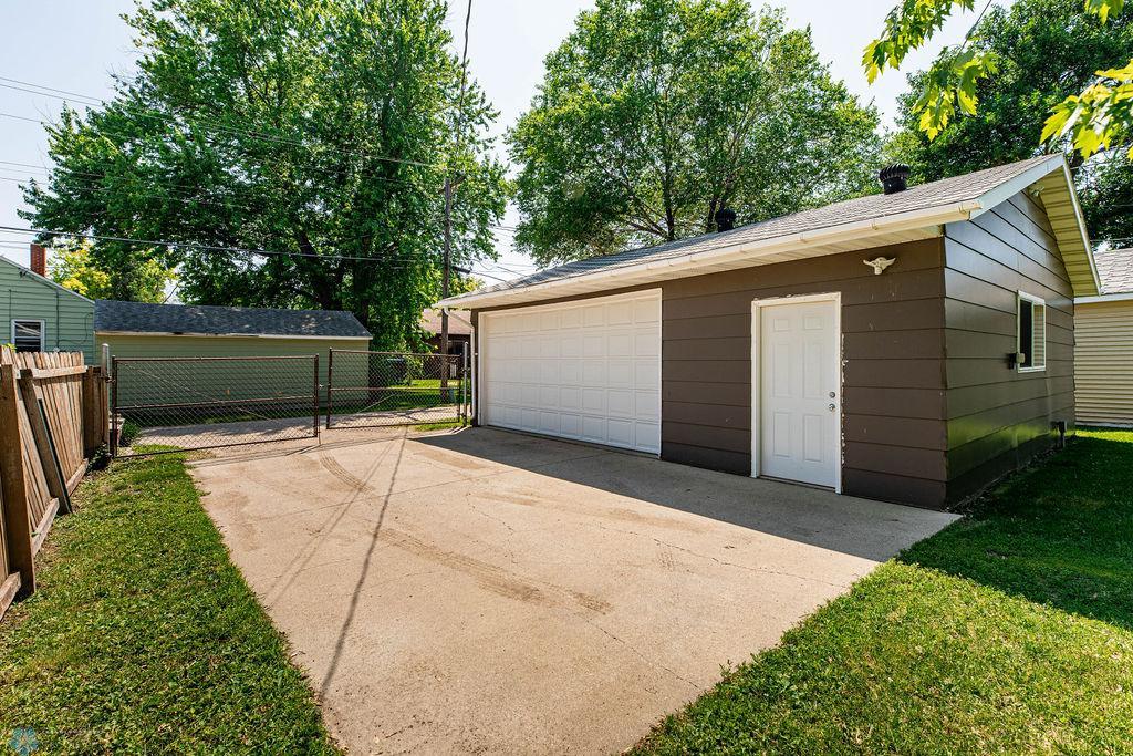 2 Stall Garage with Extra Parking!