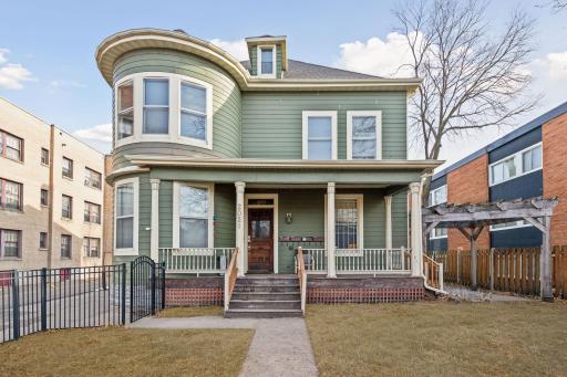 2021 3rd Avenue S, Minneapolis, MN 55404