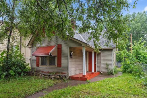 9 Jessamine Avenue E, Saint Paul, MN 55117