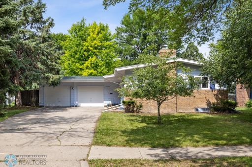 2309 9th Street S, Fargo, ND 58103