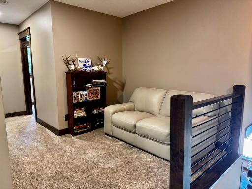 Upper Level Sitting Area.jpeg