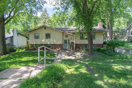 3135 Woodbridge Street, Saint Paul, MN 55126