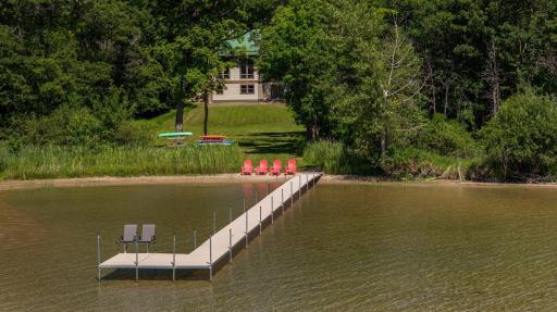 Picture perfect setting on North Long Lake!